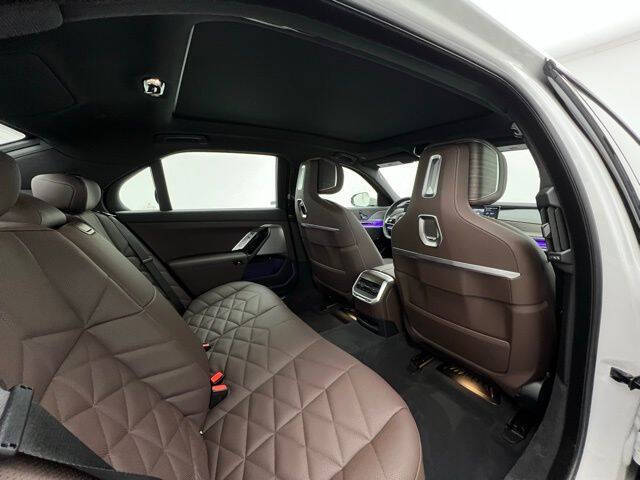 2025 BMW 7 Series 740i xDrive