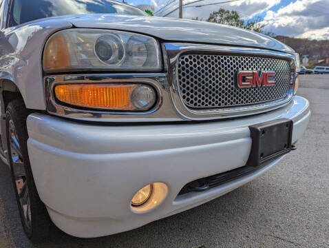 2003 GMC Yukon XL Denali