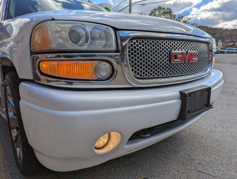2003 GMC Yukon XL Denali