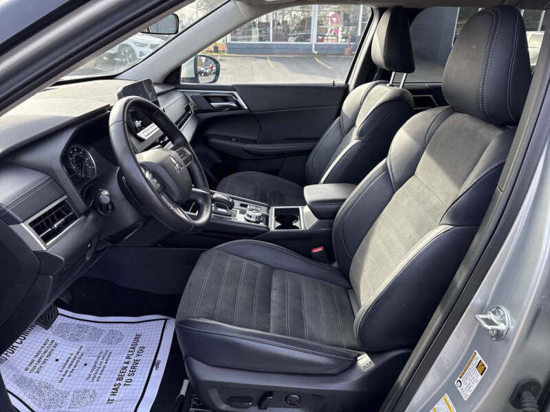 2024 Mitsubishi Outlander