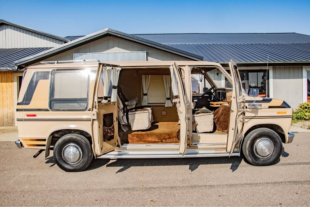 1984 Ford E-Series 118