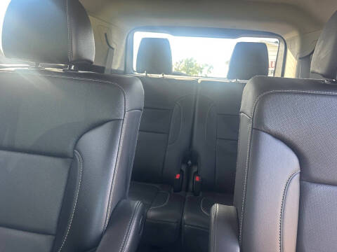2023 GMC Acadia SLT