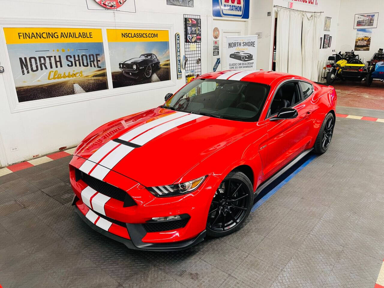 2016 Ford Mustang 1