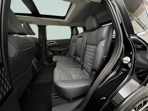 2026 Mitsubishi Outlander SE