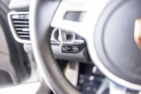 2016 Porsche Panamera 4 Edition