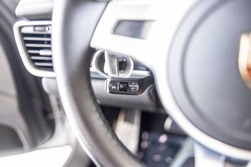 2016 Porsche Panamera 4 Edition