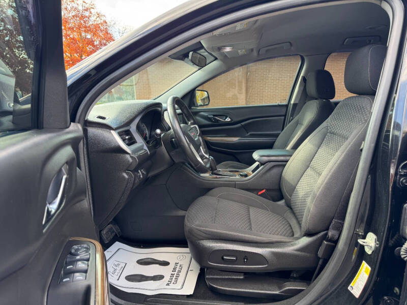 2017 GMC Acadia SLE-2