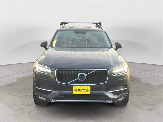 2016 Volvo XC90 T6 Momentum