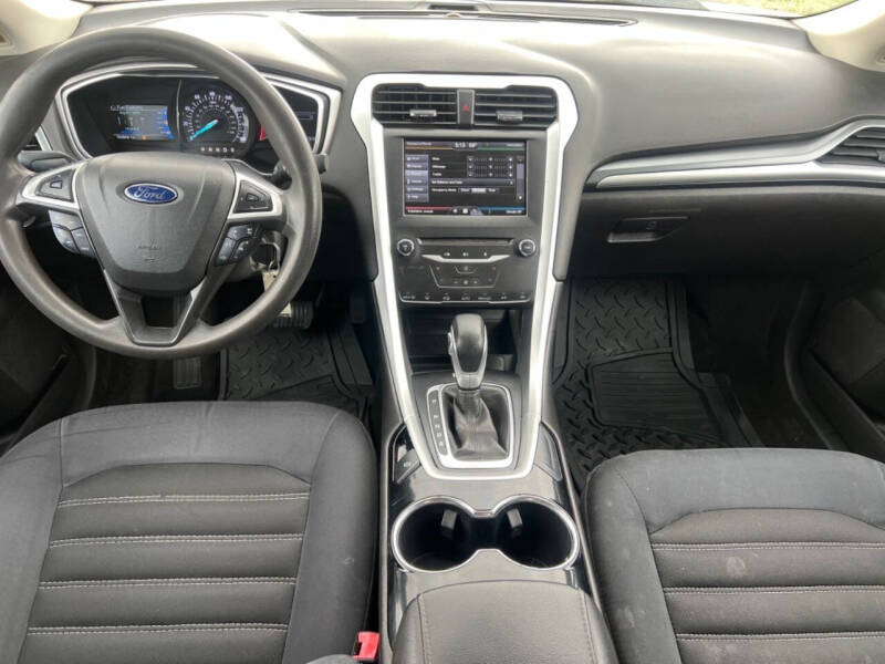 2015 Ford Fusion SE