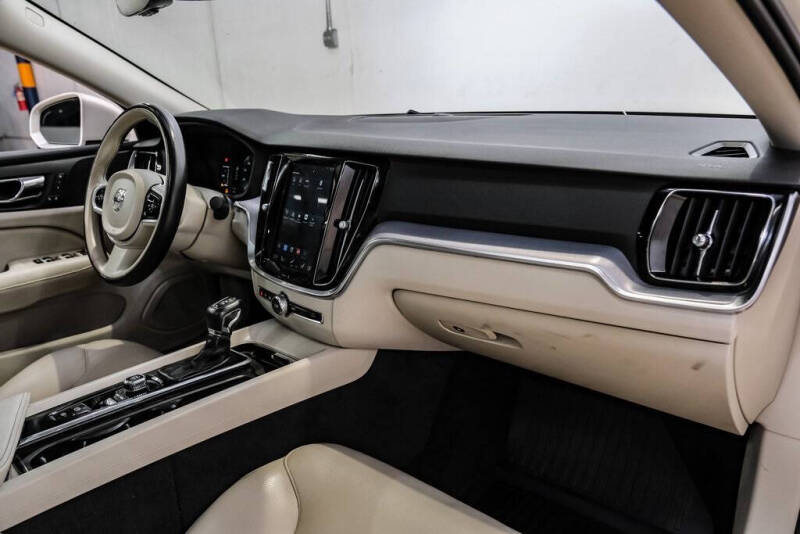 2019 Volvo S60 T5 Momentum