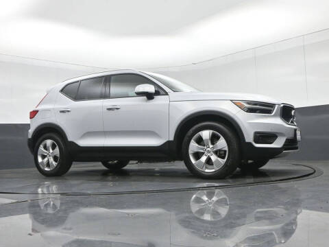 2021 Volvo XC40 T5 Momentum