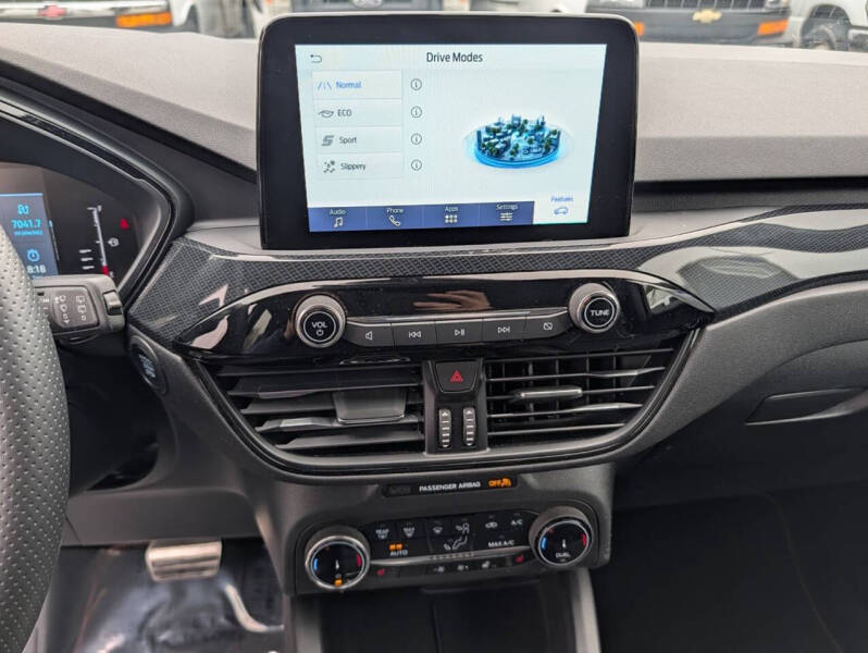 2023 Ford Escape Hybrid ST-Line Select