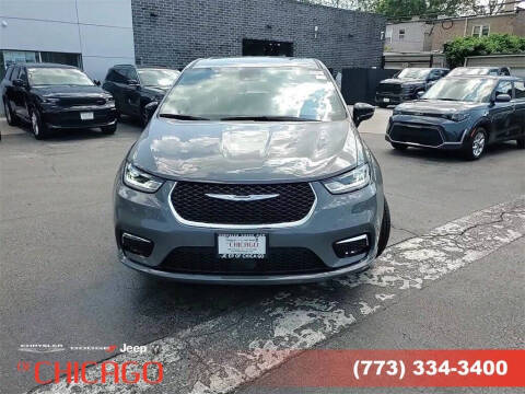 2025 Chrysler Pacifica Select