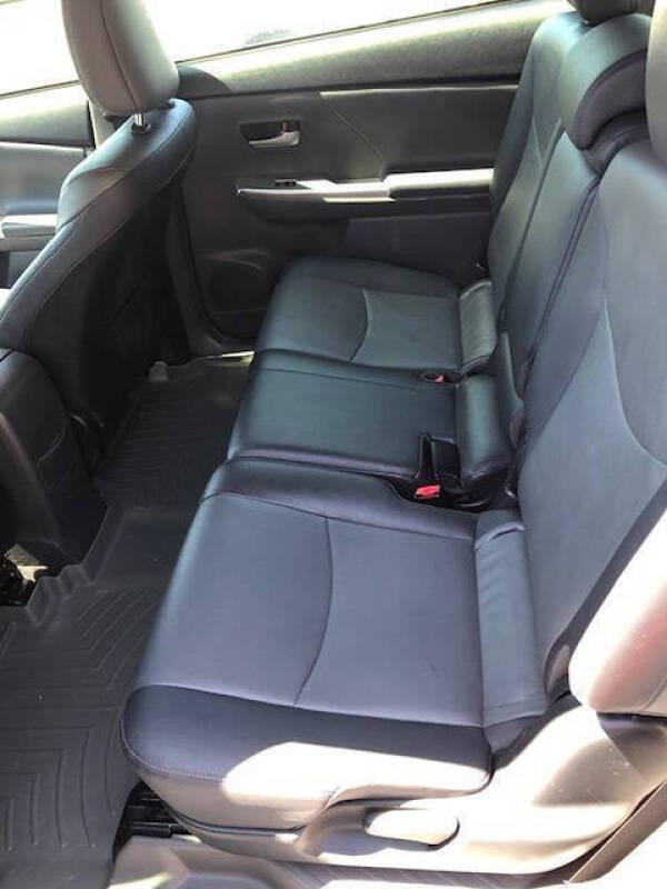 2013 Toyota Prius v Five