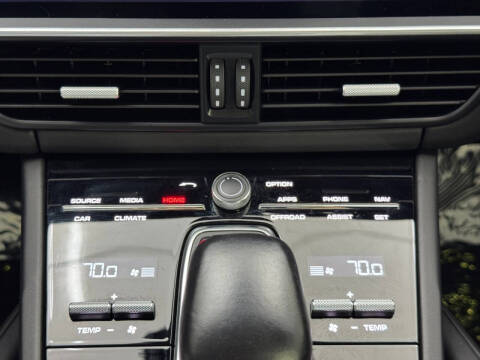 2022 Porsche Cayenne Turbo S E-Hybrid Coupe