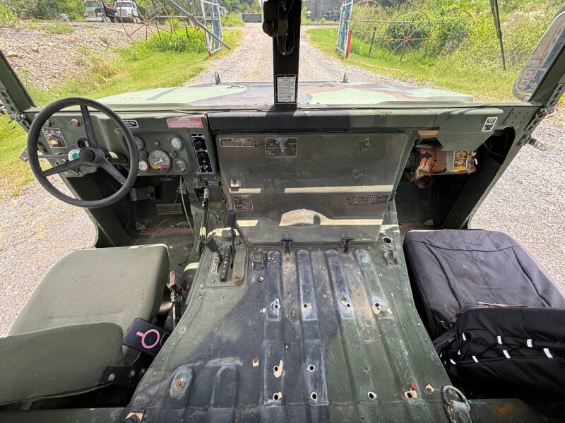 2001 AM General HMMWV