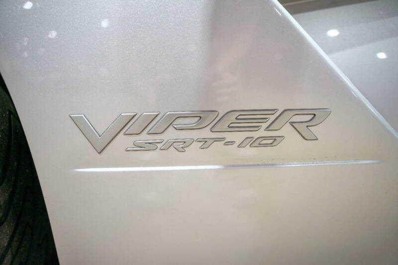 2004 Dodge Viper SRT-10