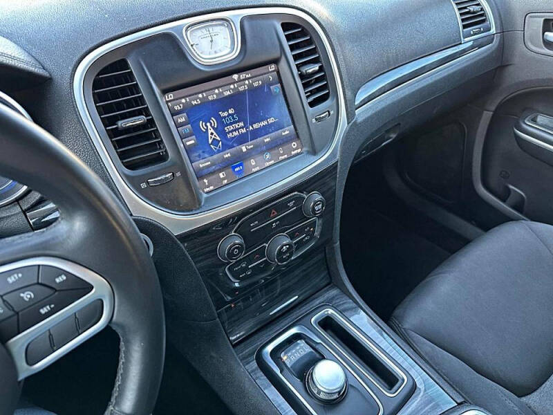 2019 Chrysler 300 Touring