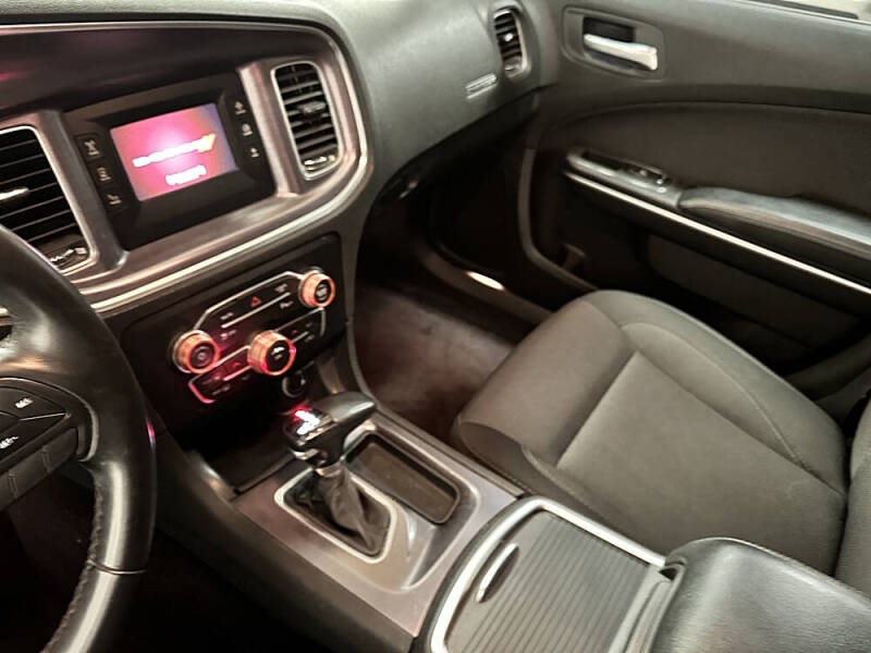 2017 Dodge Charger SE