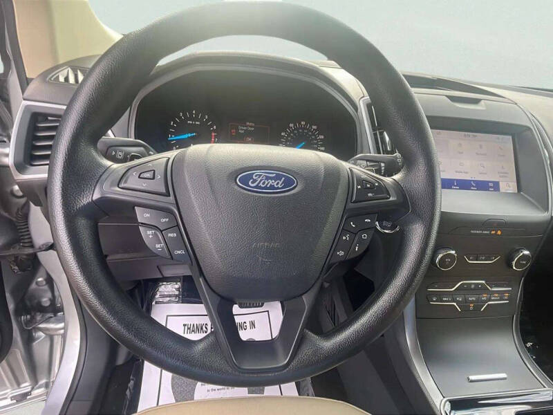 2020 Ford Edge SE