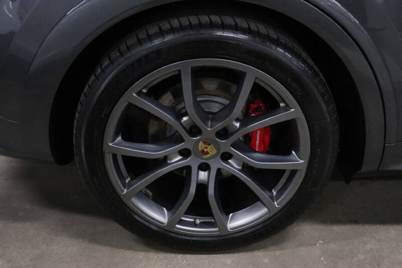 2021 Porsche Cayenne GTS Coupe