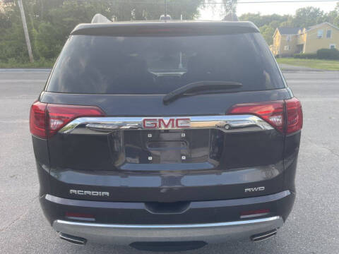 2017 GMC Acadia Denali