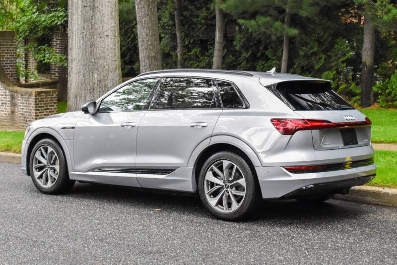 2021 Audi e-tron quattro Premium Plus