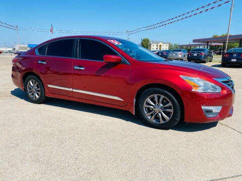 2015 Nissan Altima for sale at Pioneer Auto in Ponca City OK
