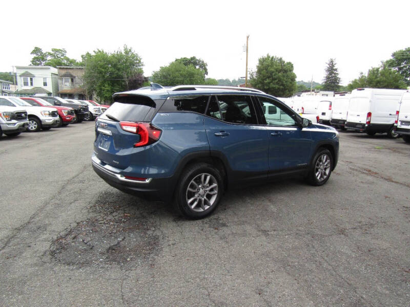 2024 GMC Terrain SLT