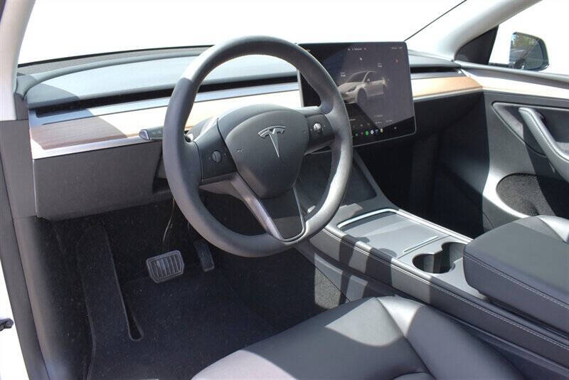 2025 Tesla Model Y Long Range