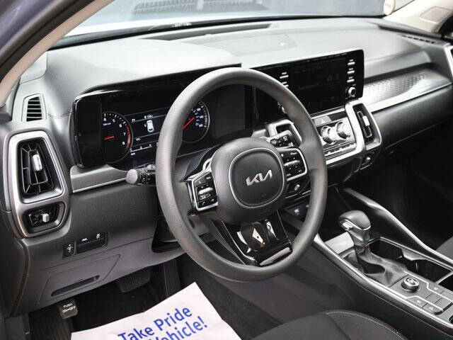 2023 Kia Sorento LX