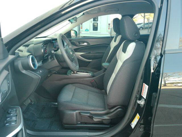 2025 Chevrolet Trax LS
