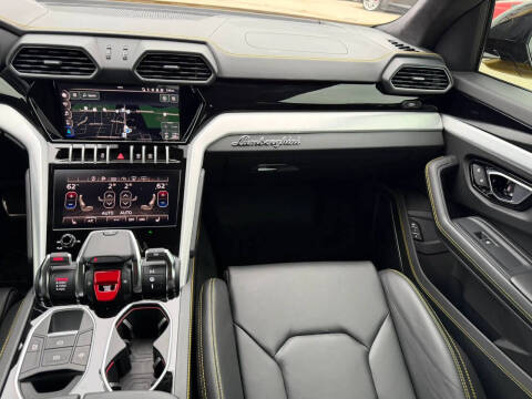 2022 Lamborghini Urus