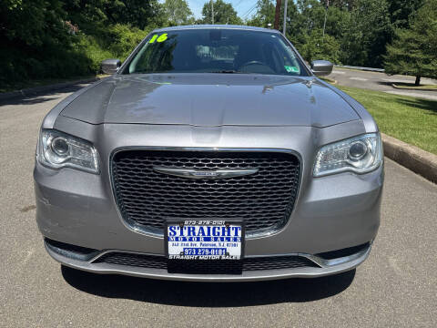 2016 Chrysler 300 Limited