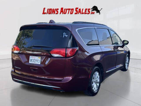 2017 Chrysler Pacifica Touring-L