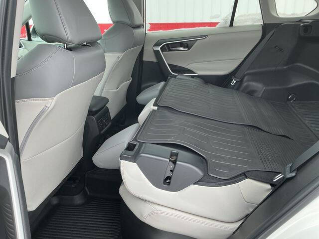 2022 Toyota RAV4 Hybrid XLE Premium