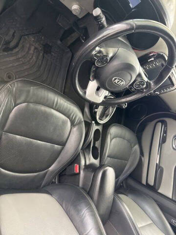 2017 Kia Soul +