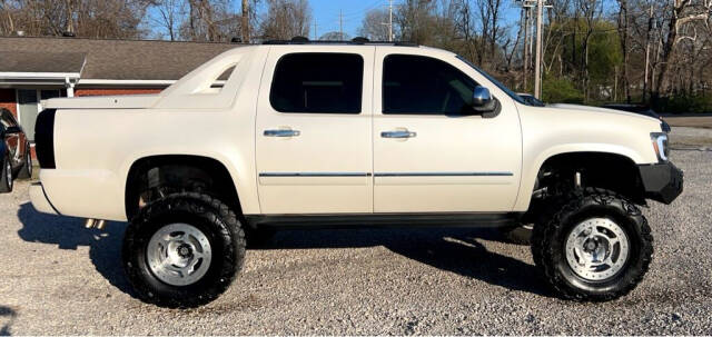 2011 Chevrolet Avalanche for sale at Big Iron Auto LLC in Cape Girardeau, MO