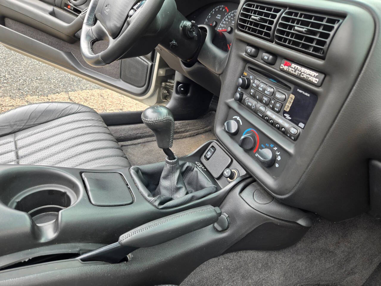 2002 Chevrolet Camaro 138