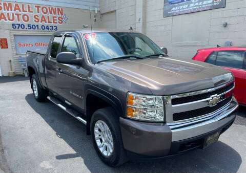 2007 Chevrolet Silverado 1500 for sale at Small Town Auto Sales in Hazleton PA