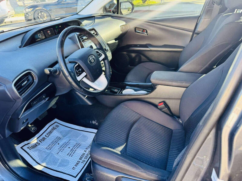 2016 Toyota Prius Three