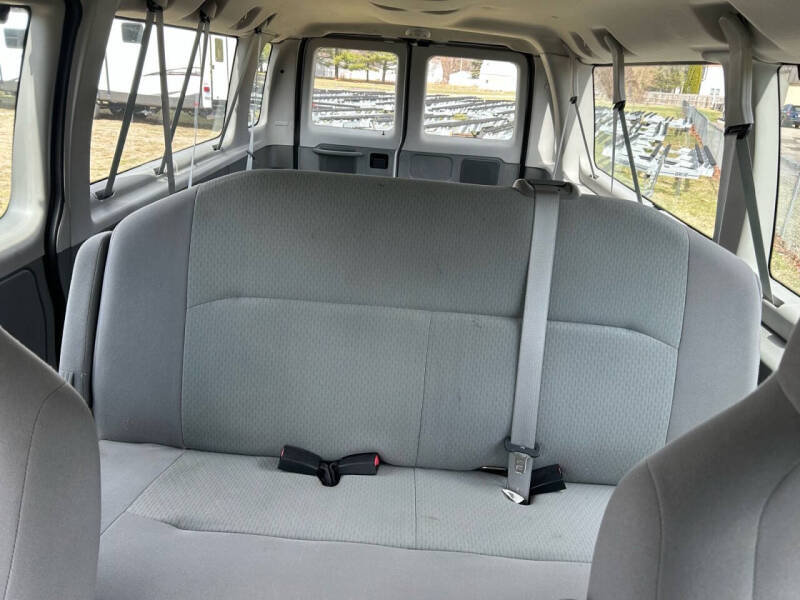 2011 Ford E-Series E-350 SD XLT