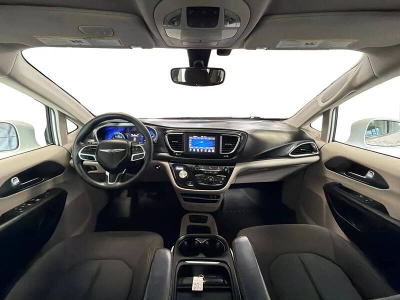 2020 Chrysler Pacifica Touring