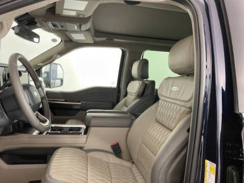 2025 Ford F-450 Super Duty Platinum