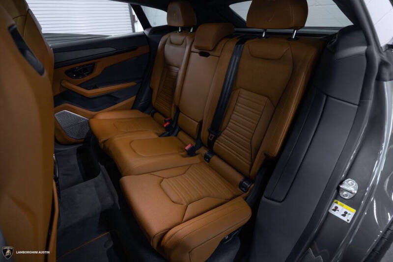 2025 Lamborghini Urus SE