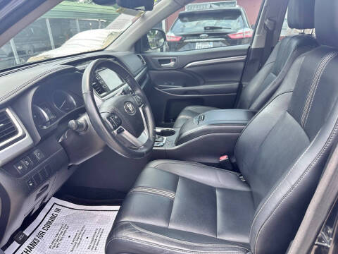 2017 Toyota Highlander SE