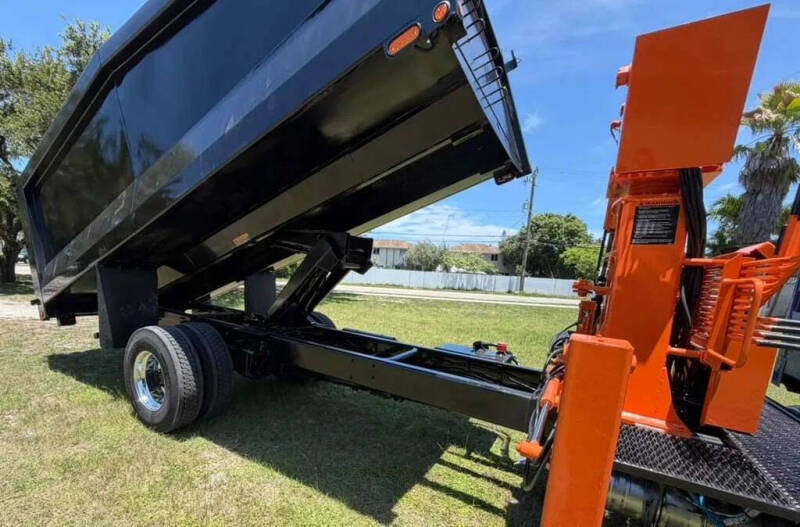 2020 Freightliner M2 106