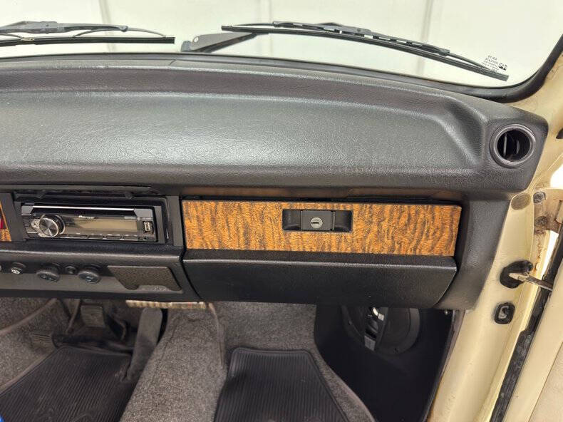 1977 Volkswagen Super Beetle