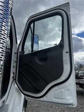 2012 Freightliner M2 112