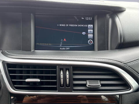 2017 Infiniti QX30 Premium